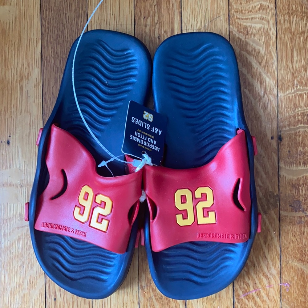 Abercrombie and Fitch Men’s Slides - size 9